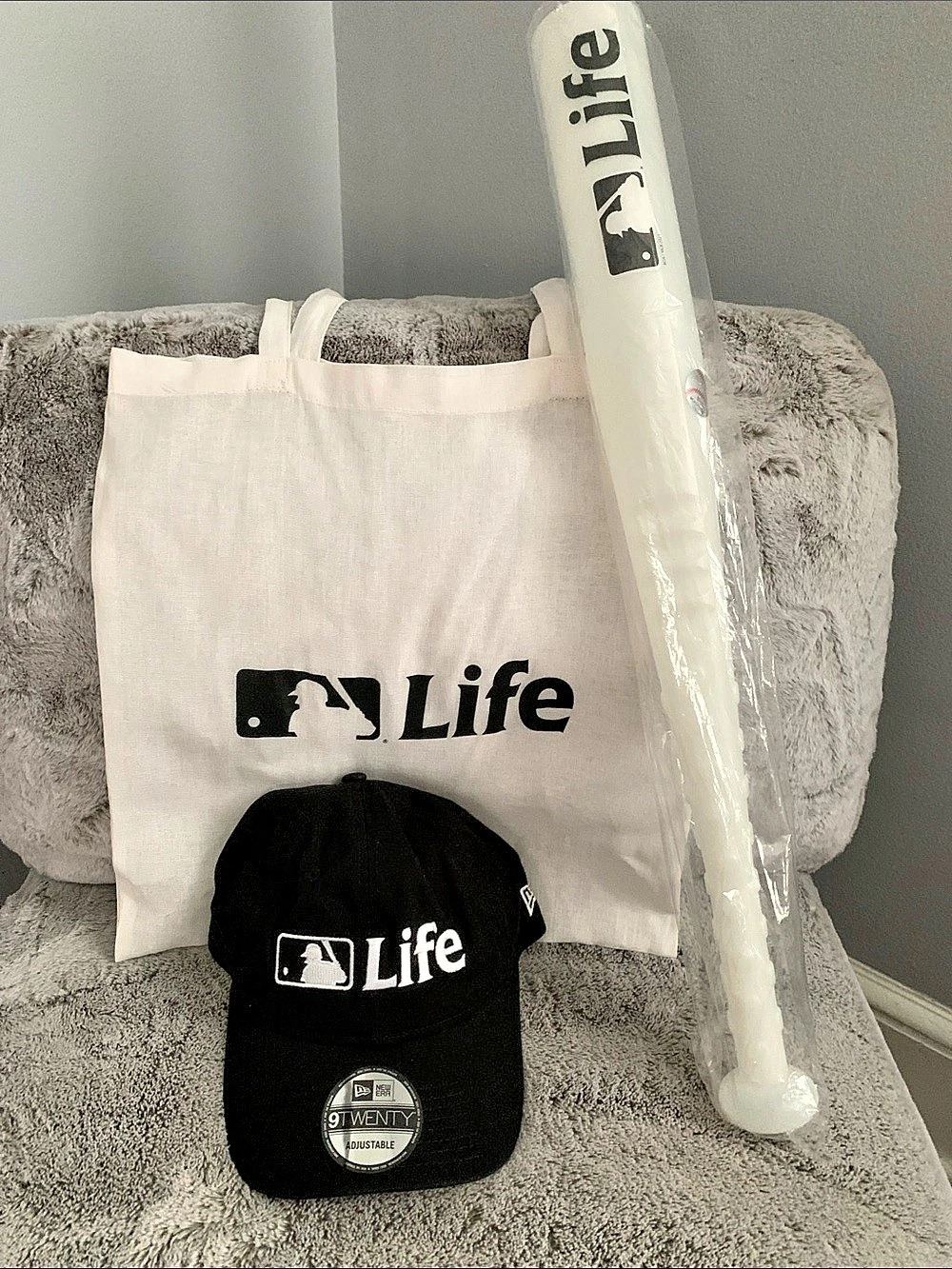 🆕 - MLB LIFE BUNDLE Era 9TWENTY Cap , reusable tote & MLB beer baseball holder